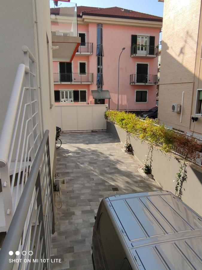 Appartamento Spotorno con ampio terrazzo attrezzato anche con angolo cottura Esterno foto